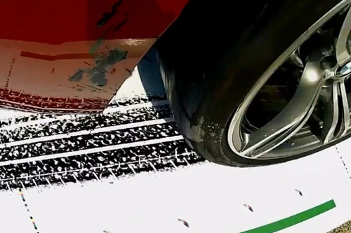 Thiết kế bưu thiếp độc đáo bằng BMW M6