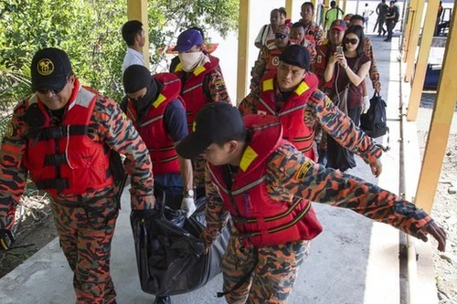 Chiếc thuyền thứ 2 đắm ngoài khơi Malaysia, thêm 9 người mất tích 