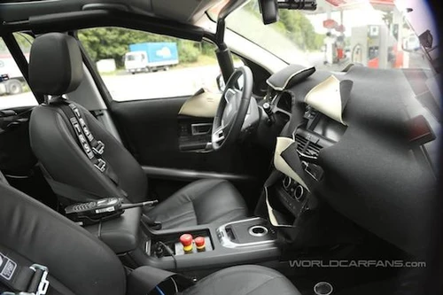 Land Rover Discovery Sport lộ ảnh chụp trộm nội thất 