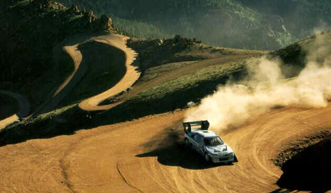 Ấn tượng "Vũ điệu leo núi" tại "chảo lửa" Pikes Peak, Colorado