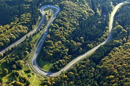 Đường đua tử thần Nurburgring sẽ có giá từ 170 triệu euro
