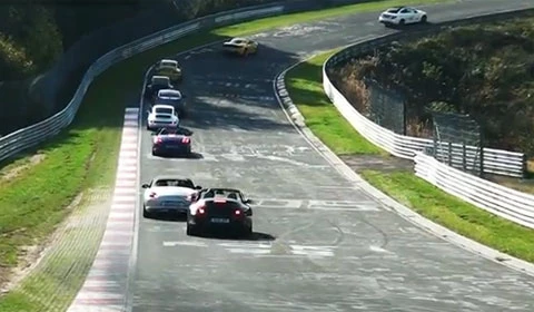 Tắc đường... ở trường đua Nurburgring