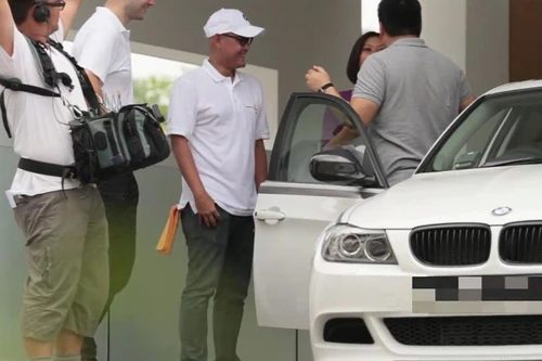 "Đánh tráo” chiếc BMW con cưng của chồng?