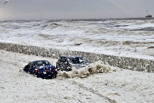 Bí ẩn "biển" bọt bẩn tại Vương quốc Anh 