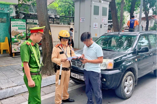 Công khai số điện thoại di động của 19 đồng chí Đội trưởng các đội công tác thuộc Phòng CSGT Công an Hà Nội