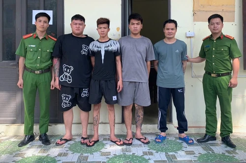 Bắt chủ cùng 3 nhân viên quán karaoke ‘Nam Huyền’ về các tội 'Giữ người trái pháp luật' và 'Cướp tài sản'