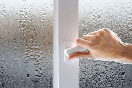 Những giải pháp hữu ích giữ nhà vệ sinh khô thoáng trong mùa nồm