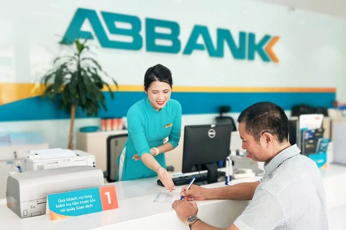 ABBANK giảm lãi suất đến 2,8% năm, tiếp sức khách hàng phục hồi sau bão