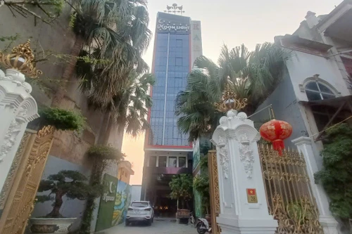 'Địa ngục' bên trong vẻ hào nhoáng của quán karaoke, massage 'Moonlight'