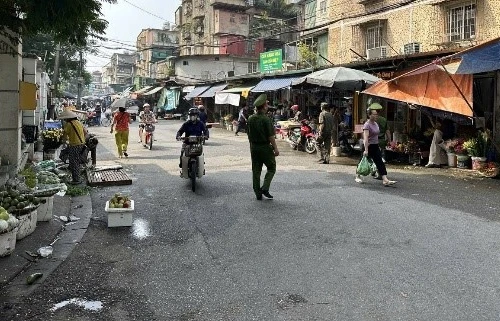 Tăng cường kiểm tra, xử lý vi phạm trật tự đô thị ở địa bàn 'nóng'