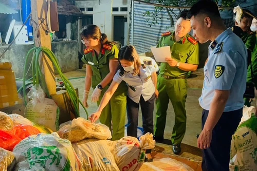 Hà Nội: Khám xét 3 kho lạnh, thu giữ hơn 10 tấn nội tạng trâu, bò “bẩn”