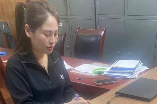 Cảnh sát hình sự vận động đầu thú người phụ nữ trốn truy nã ra nước ngoài