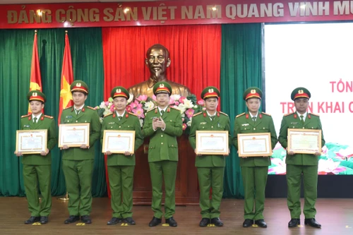 Siết chặt kỷ luật kỷ cương, quyết tâm thực hiện thắng lợi nhiệm vụ công tác năm 2025