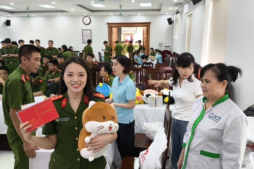 Những giọt máu nghĩa tình của cán bộ, chiến sỹ Trại tạm giam số 2