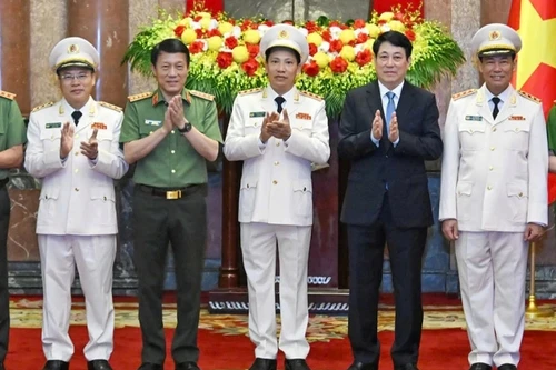 Chủ tịch nước trao quyết định thăng hàm Thượng tướng cho lãnh đạo Bộ Công an