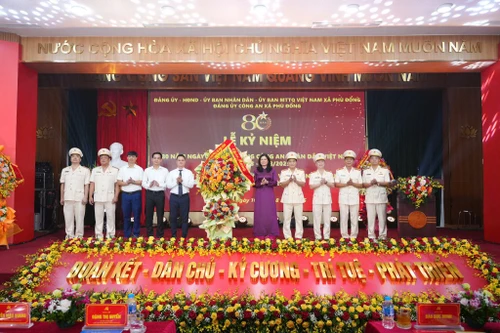 Phát huy truyền thống Phù Đổng, bảo vệ bình yên và hạnh phúc của nhân dân