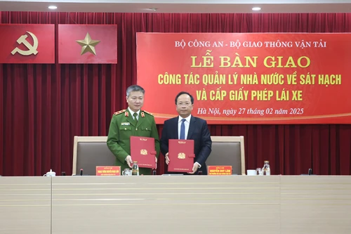 Bộ Công an tiếp nhận công tác quản lý Nhà nước về sát hạch và cấp giấy phép lái xe