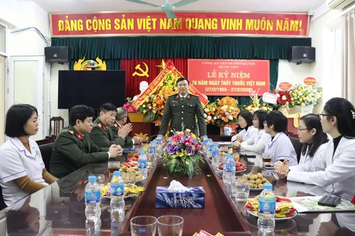 Phấn đấu là địa chỉ tin cậy của nhân dân và cán bộ, chiến sỹ tin tưởng gửi gắm sức khoẻ