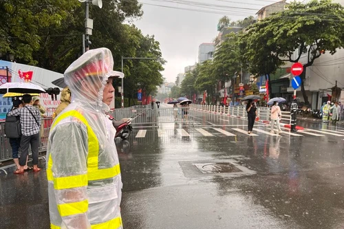 Tiếp tục phân luồng giao thông từ ngày 6 đến 15-9, phục vụ Triển lãm thành tựu đất nước