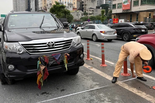 Người đàn ông vi phạm nồng độ cồn, đi ô tô ngược chiều trên vành đai 3