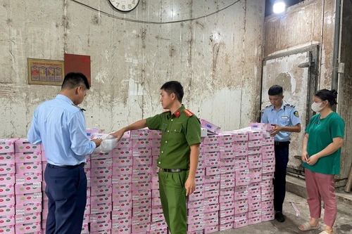 ‘Chặn’ nhiều vi phạm trong lĩnh vực an toàn thực phẩm, đồ chơi bạo lực