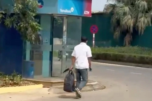 Cơ quan Công an điều tra vụ dùng dao xông vào ngân hàng cướp tiền