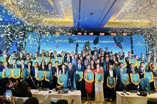 Lễ ký kết Đại lý F1 Vinhomes Green City