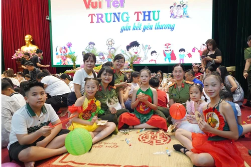 Vui Trung thu – Gắn kết yêu thương” cùng con em cán bộ, chiến sĩ Công an Thủ đô