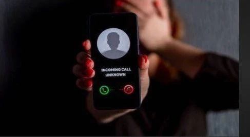 Nhận liên tiếp "Lệnh tạm giam", "Án phạt tù"...nam thanh niên trốn vào nhà nghỉ