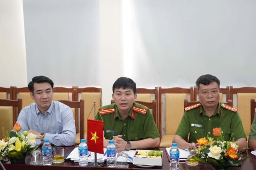 Công an phường Tây Mỗ làm việc với Đại sứ quán Hàn Quốc về công tác phối hợp 