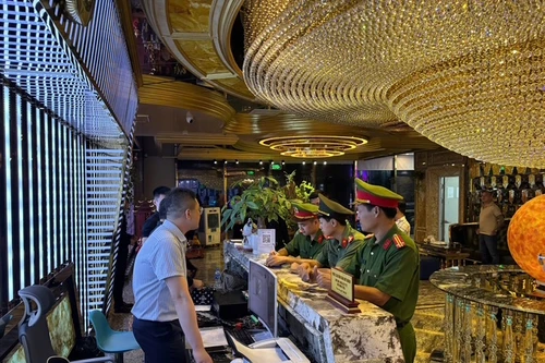 Những đêm trắng góp bình yên cho Thủ đô