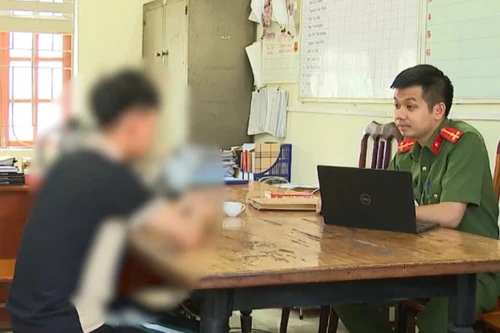 Nam sinh viên cầm đầu đường dây mua bán mã độc