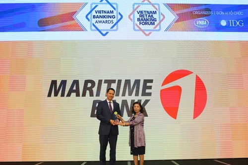 Trao giải thưởng Ngân hàng đồng hành cùng doanh nghiệp vừa và nhỏ tốt nhất Việt Nam 2017