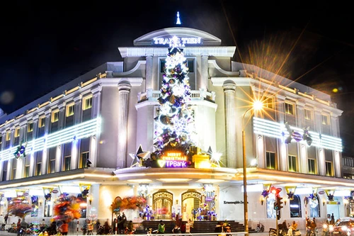 Mê mẩn 10 địa điểm đón Giáng sinh đẹp nhất Hà Nội