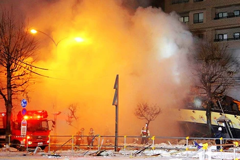 [ẢNH] Kinh hoàng nhà hàng Nhật phát nổ tan hoang khi khách đang dùng bữa