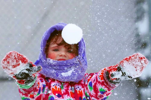 [ẢNH] Trầm trồ nhìn người dân xứ lạnh "thản nhiên" đến lạ trong băng tuyết