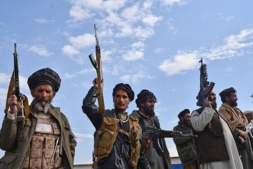 Dân quân Afghanistan chặt đầu chiến binh IS "một đổi một" để trả thù