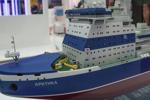 Nga hạ thủy tàu phá băng lớn nhất thế giới Arktika vào năm 2016