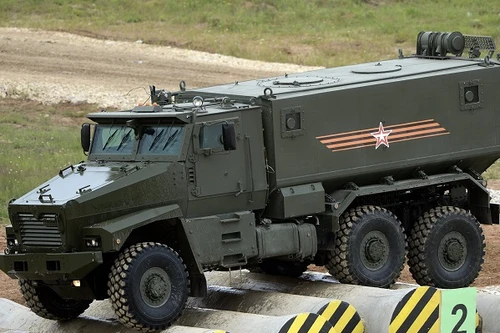 Quân đội Nga "tậu" bộ đôi xe bọc thép Typhoon-K và Typhoon-U