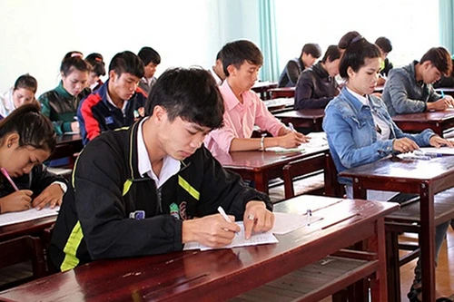 Tuyển thủ U19 Việt Nam bắt đầu thử thách tại... giảng đường