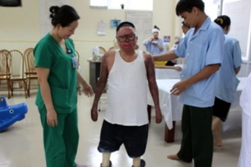 Bạn đọc cảm phục chiến sỹ duy nhất sống sót trong vụ rơi máy bay tại Hòa Lạc