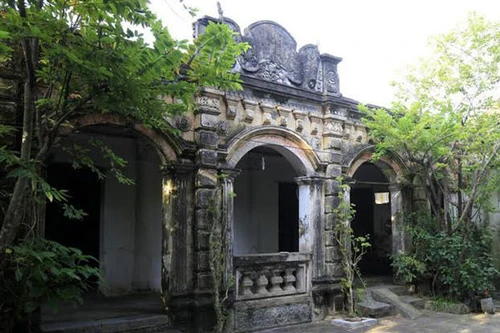 Ngỡ ngàng lạc vào ngôi làng toàn biệt thự 'Tây', gần trăm năm tuổi