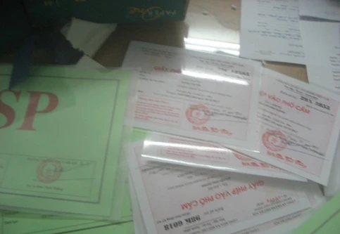 Giám đốc Công ty in ấn chuyên… làm giả giấy phép ô tô vào phố cấm