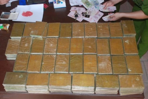 Từ 80 viên ma túy tổng hợp, “lòi” ra 140 bánh heroin