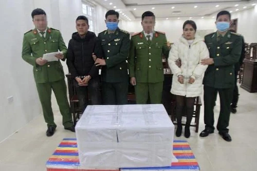 [Tin nhanh sáng 3-1-2021] Lợi dụng nghỉ Tết dương lịch, cặp đôi buôn 35 bánh heroin 