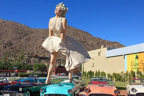 Bức tượng “Marilyn vĩnh cửu” bị phản đối khi chuyển đến California