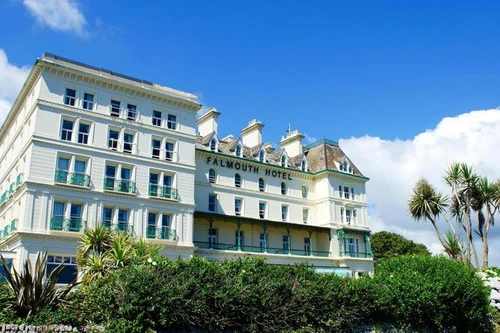 Khách sạn dành cho phóng viên Hội nghị G7 phải sơ tán vì gói hàng đáng ngờ