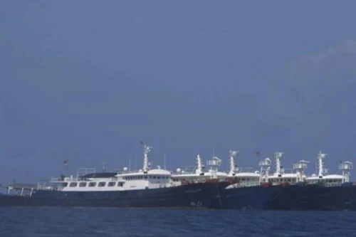 Chiến đấu cơ Philippines giám sát đội tàu Trung Quốc ở Biển Đông