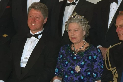 Tiết lộ mới: Tổng thống Mỹ Bill Clinton từng “từ chối khéo” uống trà cùng Nữ hoàng Anh
