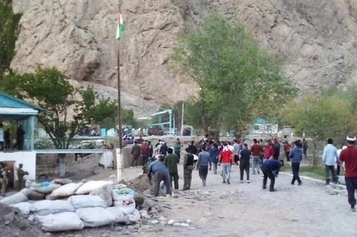 Vì sao xung đột bùng phát ở biên giới Kyrgyzstan và Tajikistan?